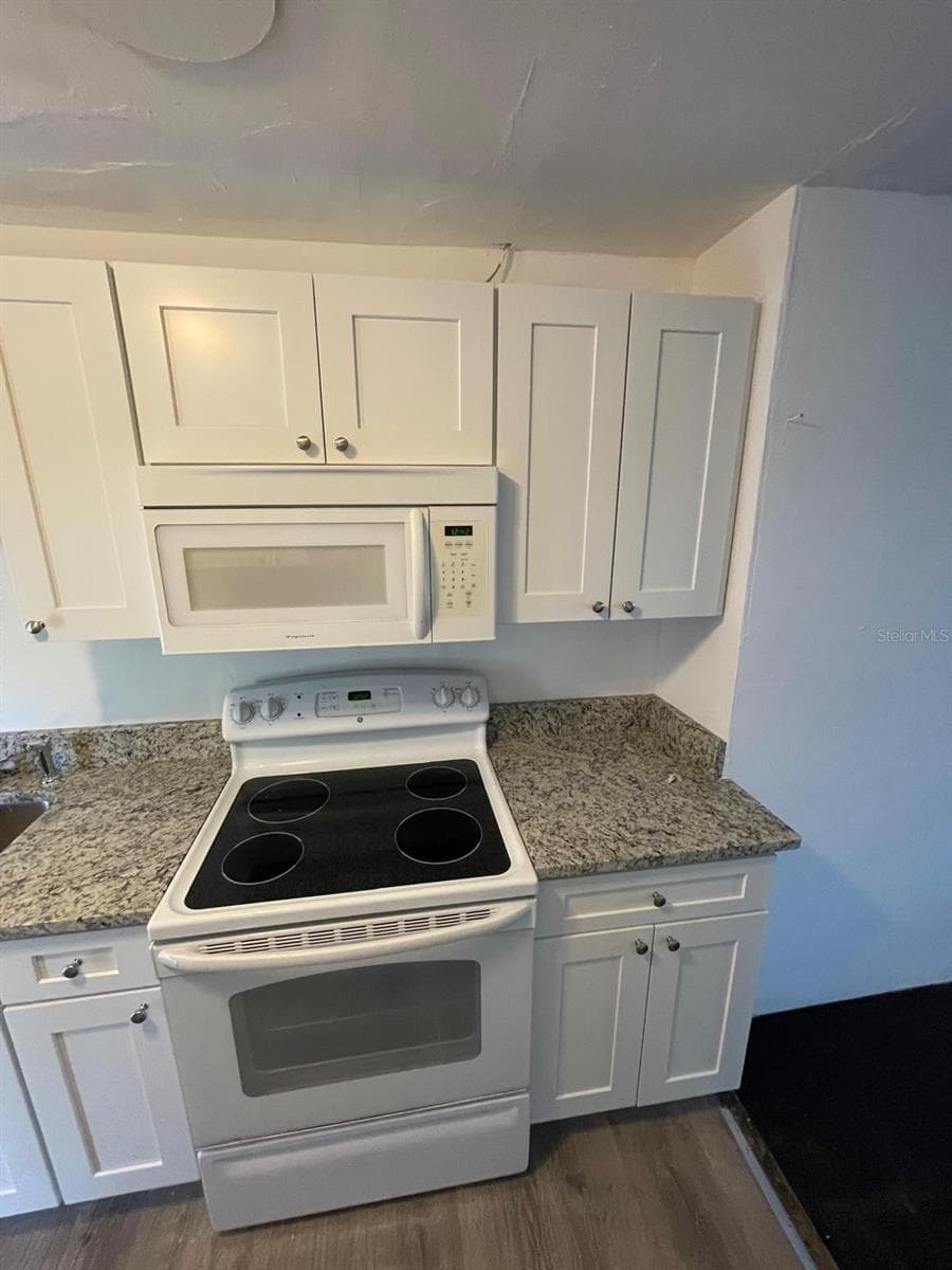 1142 BERKSHIRE ROAD — photo 3 of 19