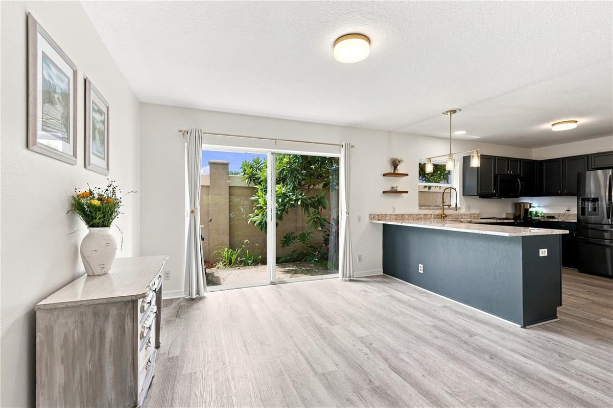 13158 THOROUGHBRED LOOP — photo 7 of 50