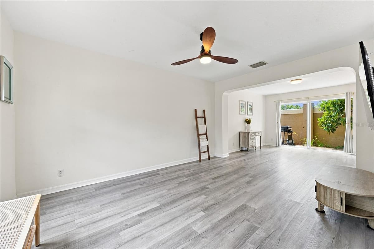 13158 THOROUGHBRED LOOP — photo 6 of 50