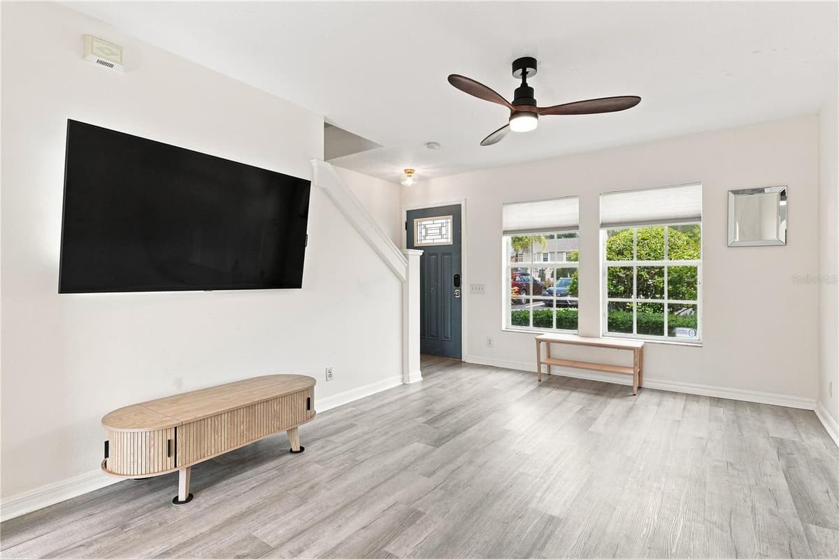 13158 THOROUGHBRED LOOP — photo 3 of 50