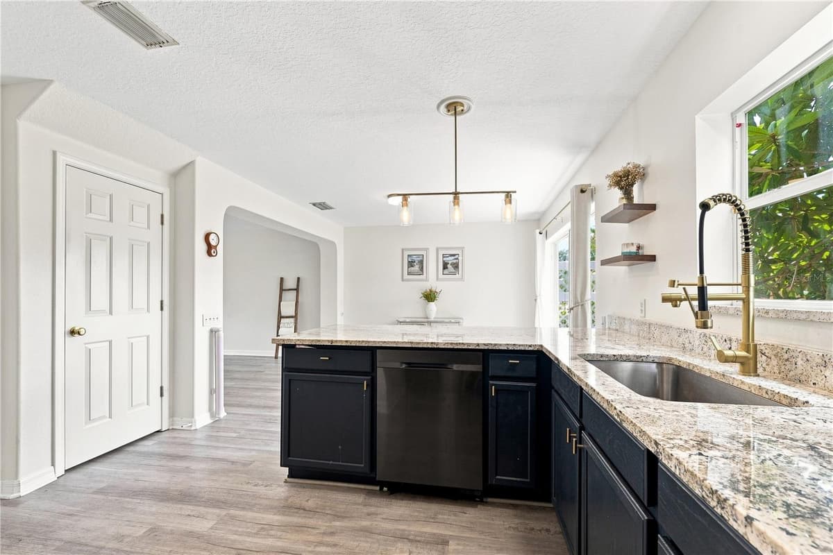 13158 THOROUGHBRED LOOP — photo 11 of 50