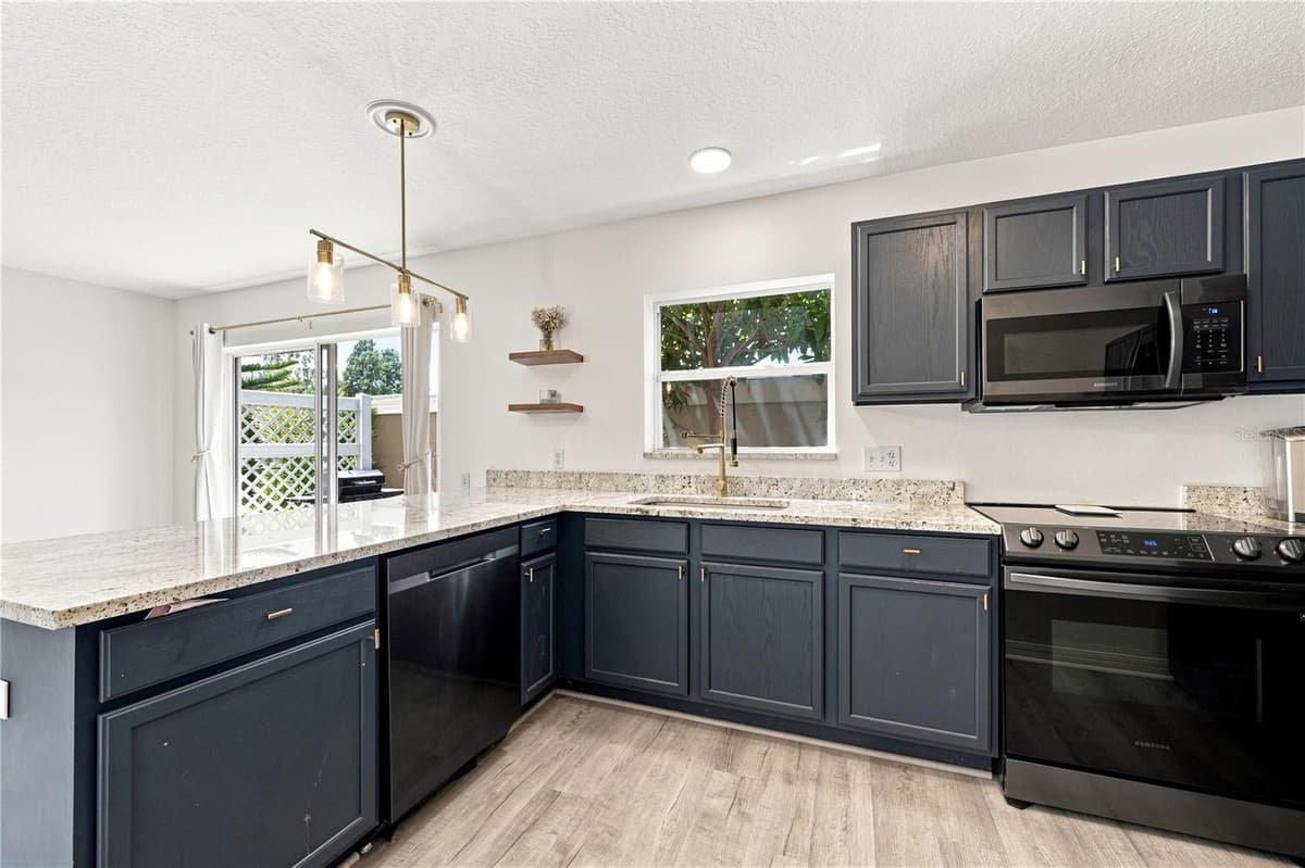 13158 THOROUGHBRED LOOP — photo 12 of 50