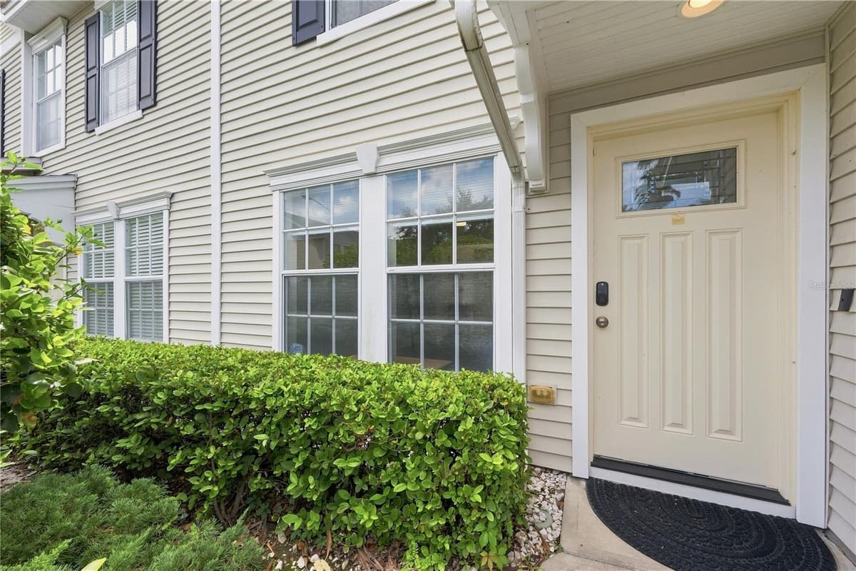 13158 THOROUGHBRED LOOP — photo 2 of 50
