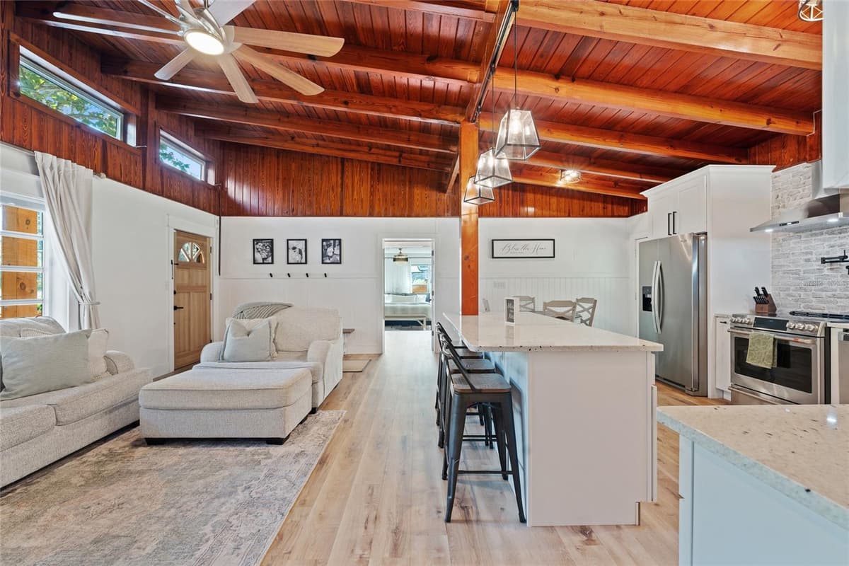 1467 HILLTOP DRIVE — photo 13 of 42