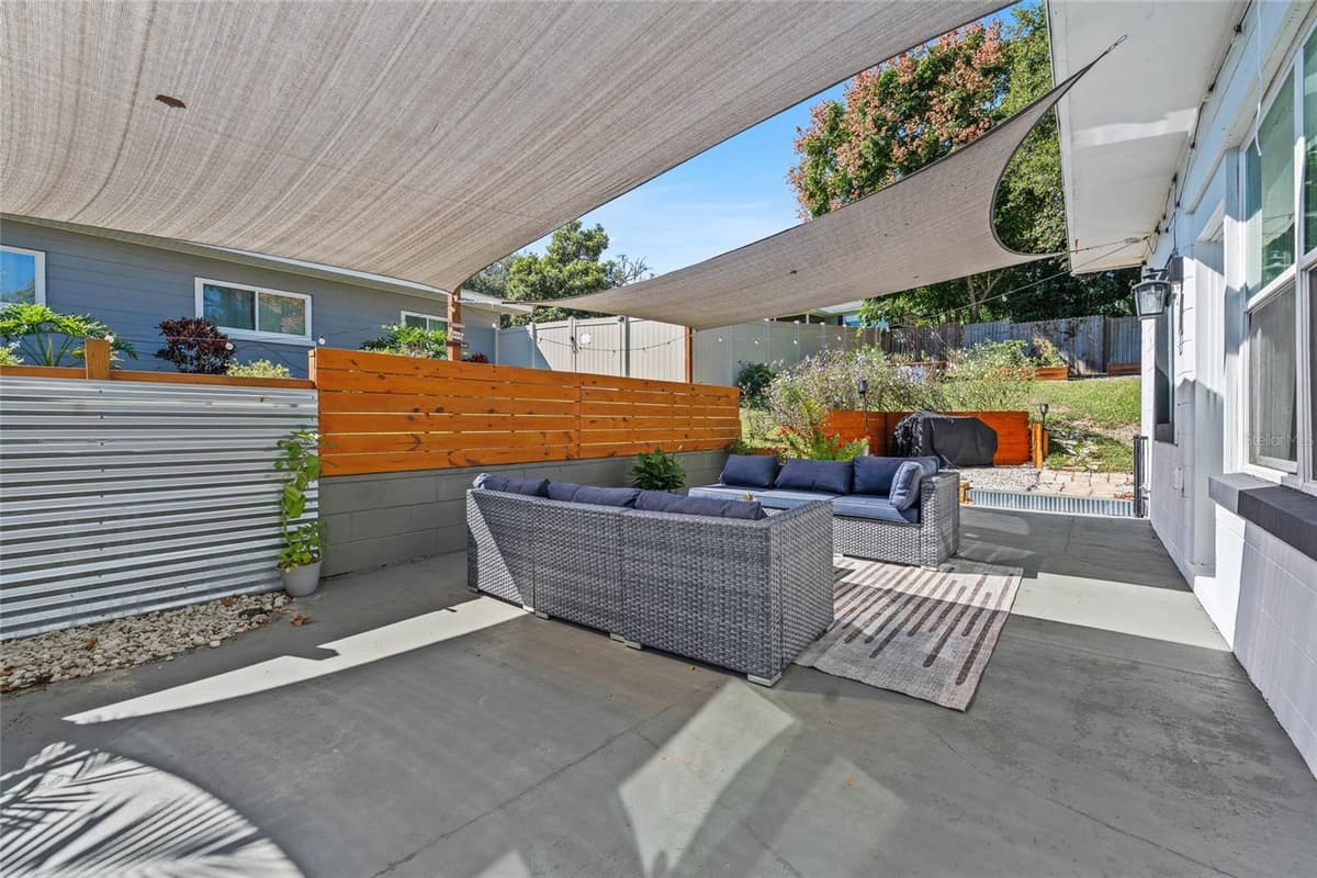 1467 HILLTOP DRIVE — photo 31 of 42