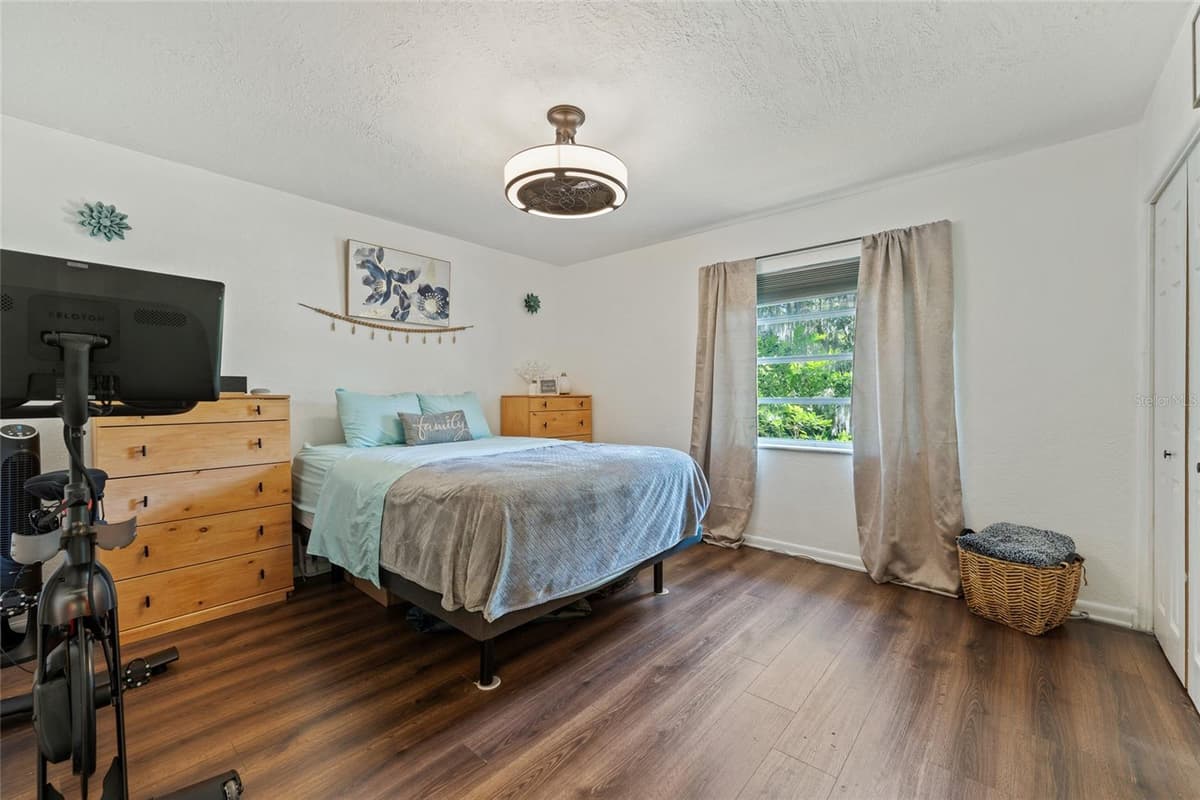 1467 HILLTOP DRIVE — photo 34 of 42