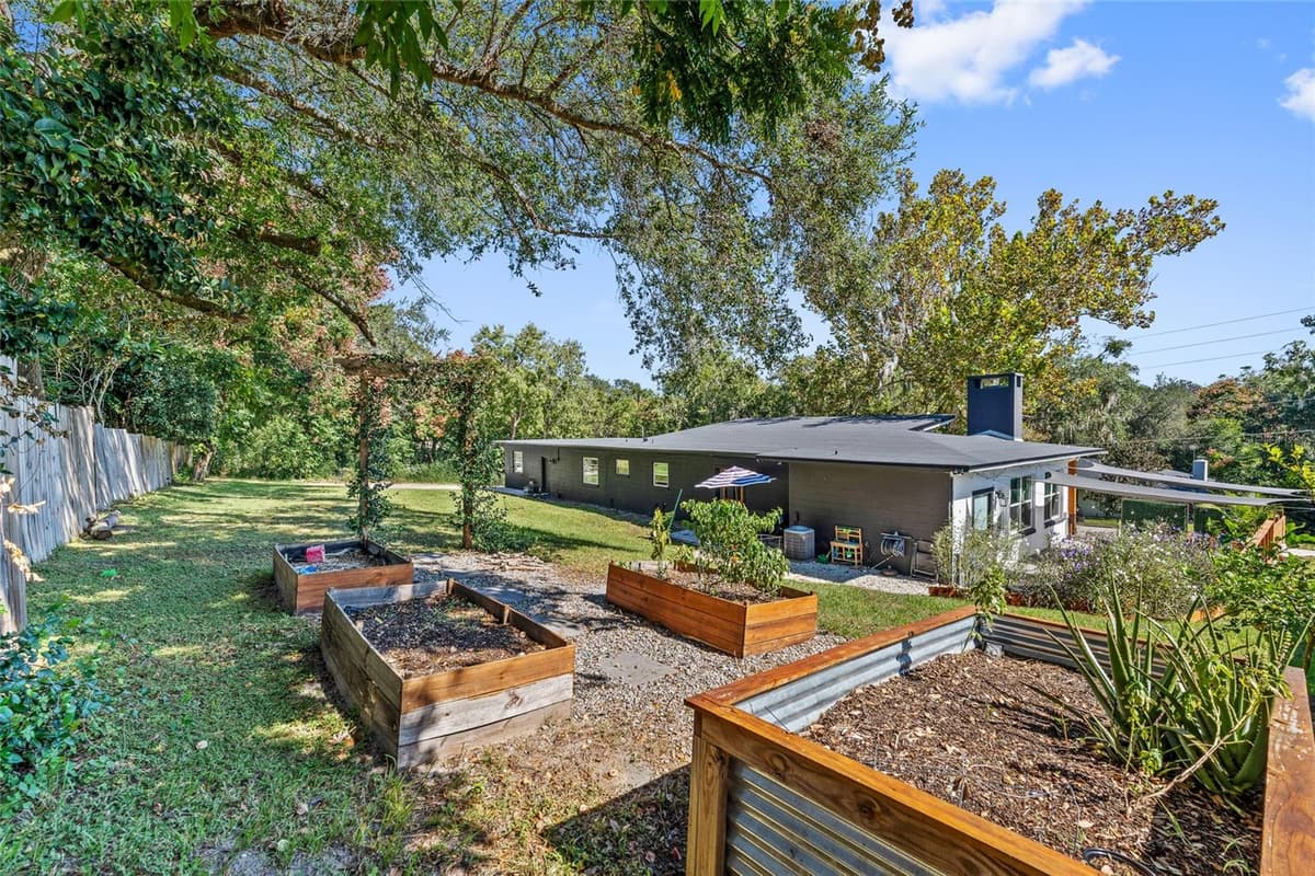 1467 HILLTOP DRIVE — photo 37 of 42