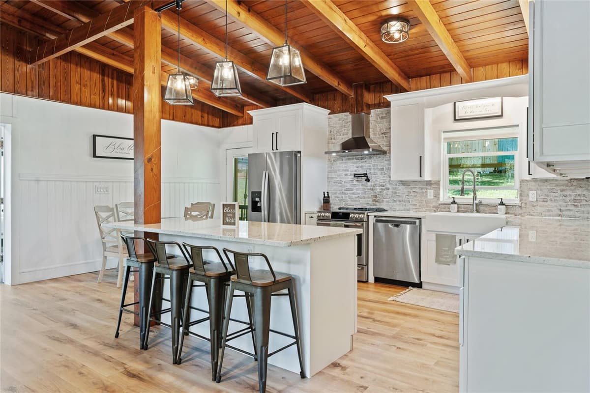 1467 HILLTOP DRIVE — photo 15 of 42