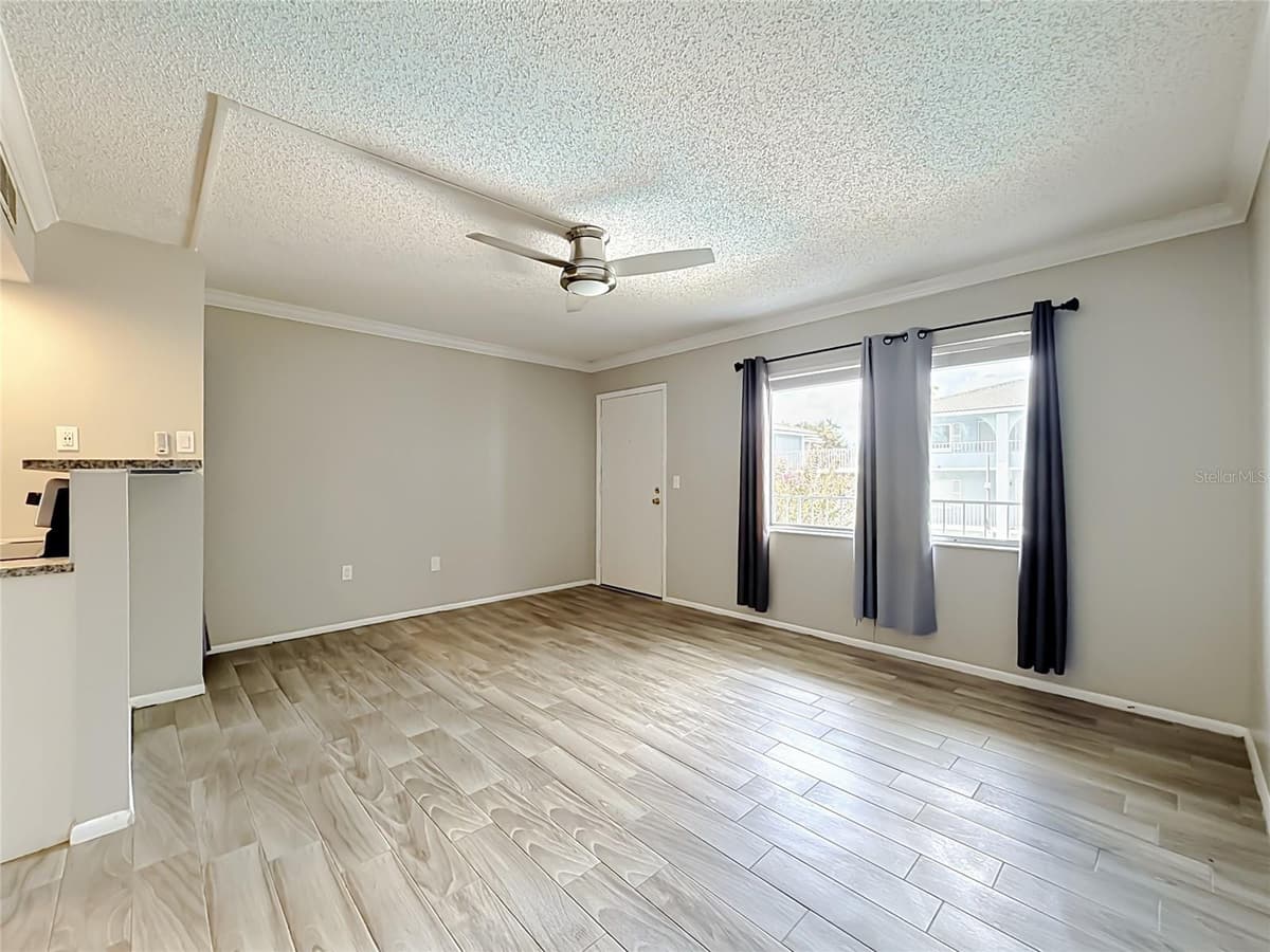 131 WATER FRONT WAY — photo 7 of 24
