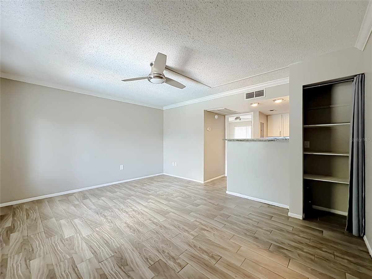 131 WATER FRONT WAY — photo 6 of 24