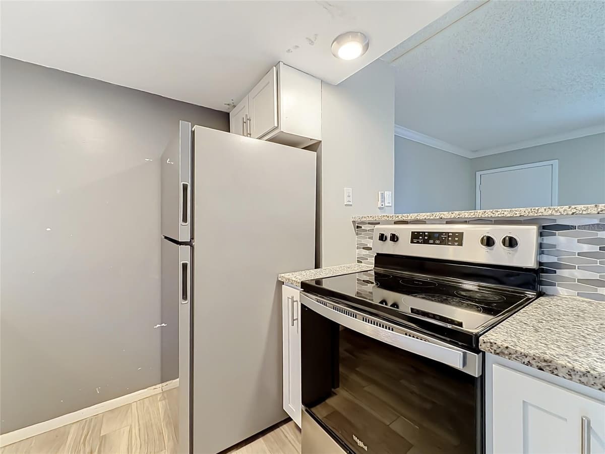 131 WATER FRONT WAY — photo 13 of 24
