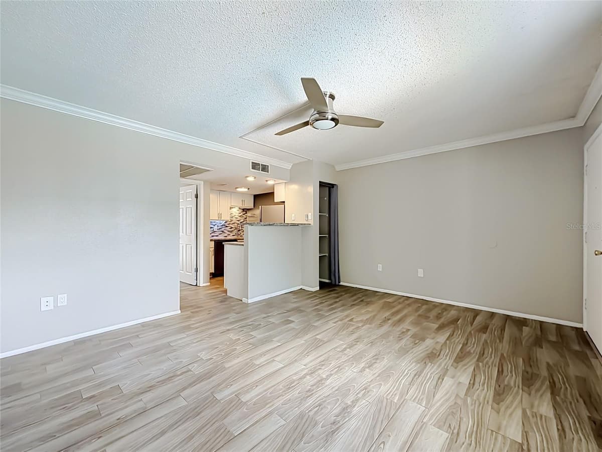 131 WATER FRONT WAY — photo 8 of 24