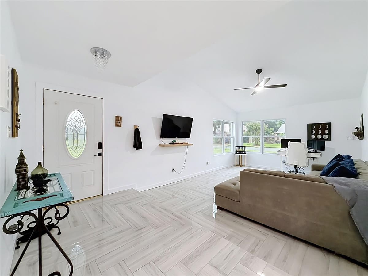 635 BONIVIEW LANE — photo 9 of 43