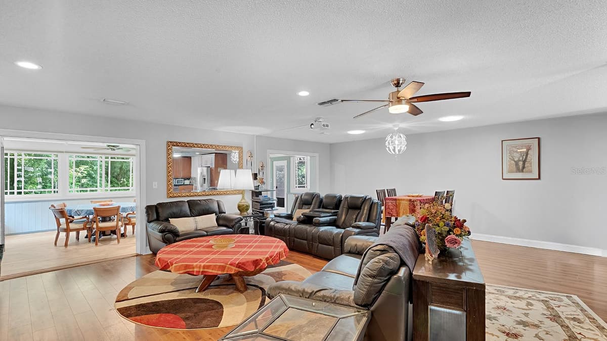 4816 GARDENBROOK LANE — photo 9 of 37