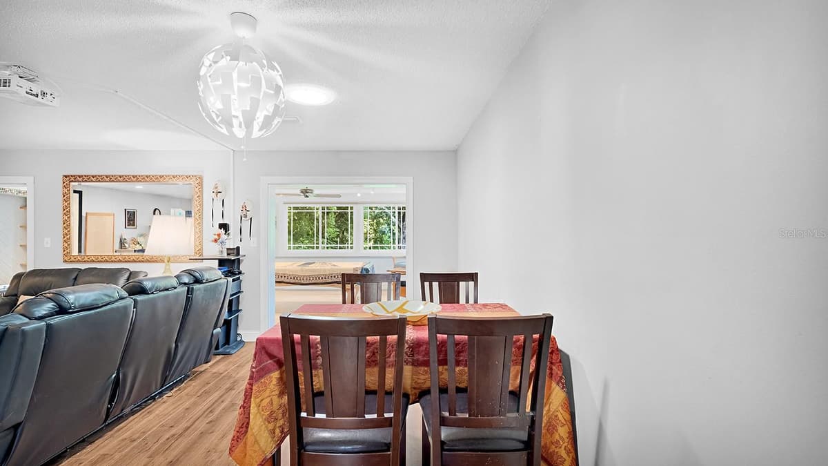 4816 GARDENBROOK LANE — photo 8 of 37