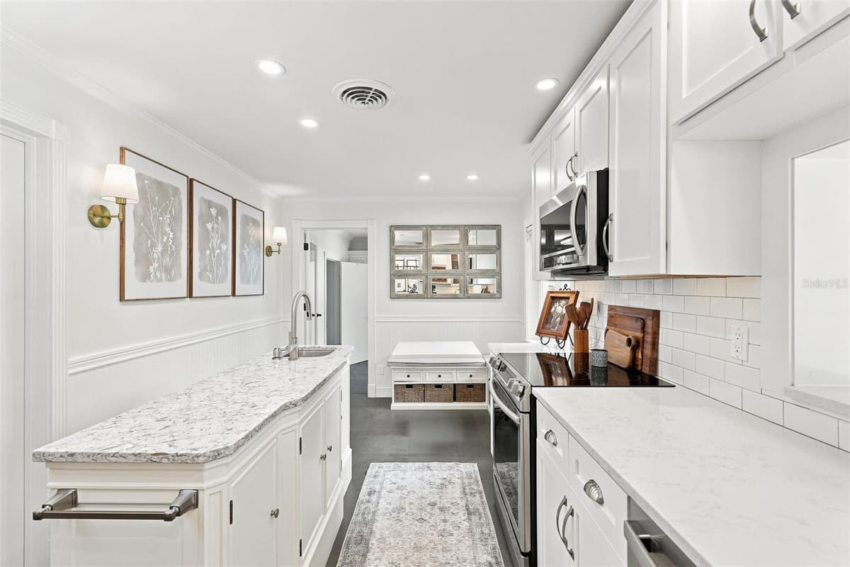 505 OAK LANE — photo 16 of 43