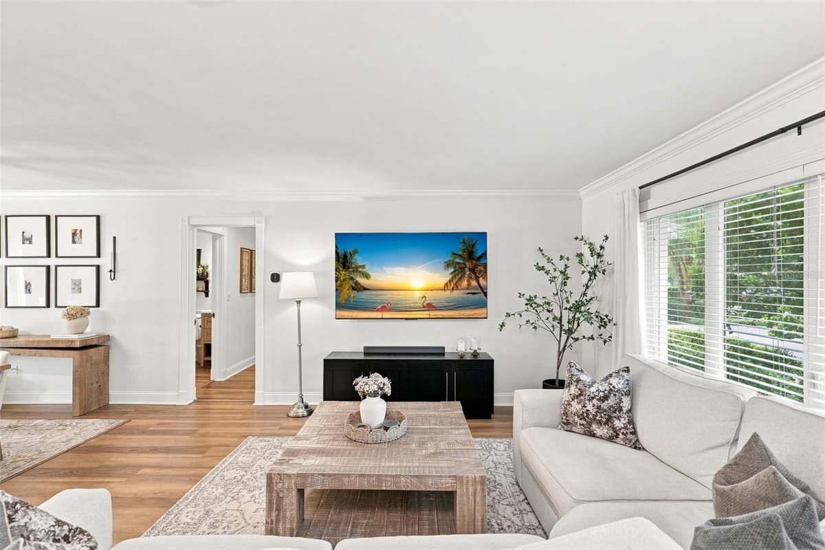 505 OAK LANE — photo 7 of 43