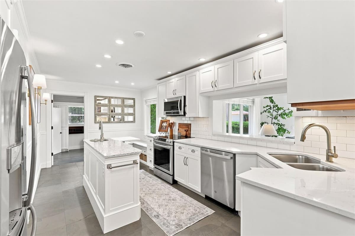 505 OAK LANE — photo 15 of 43