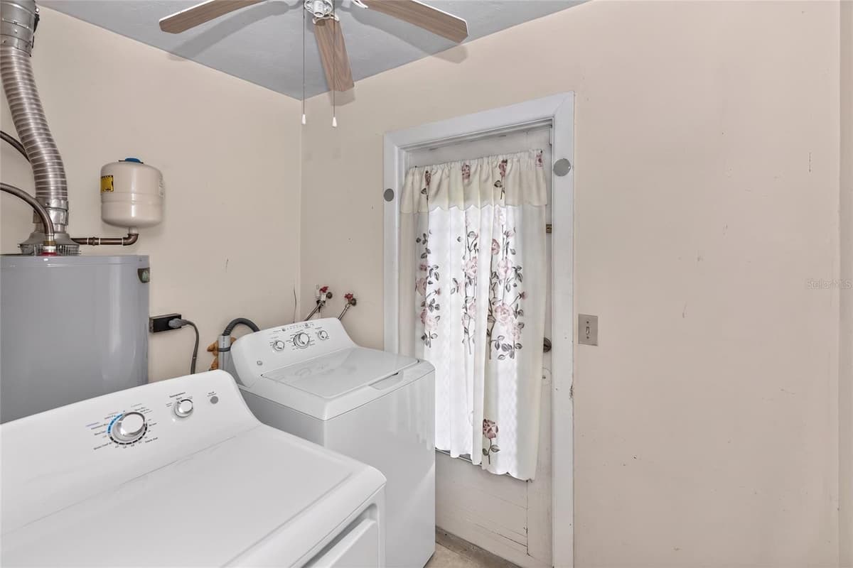 733 HAGER STREET — photo 15 of 18
