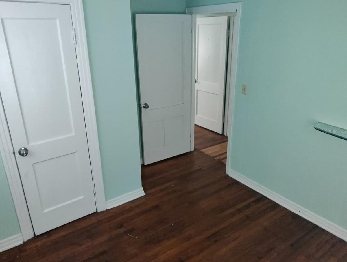 5425 LEAMING AVENUE — photo 7 of 8