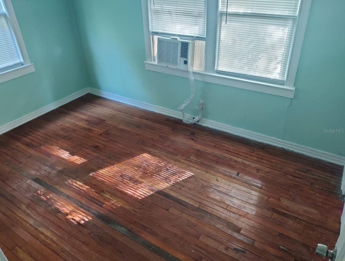 5425 LEAMING AVENUE — photo 6 of 8