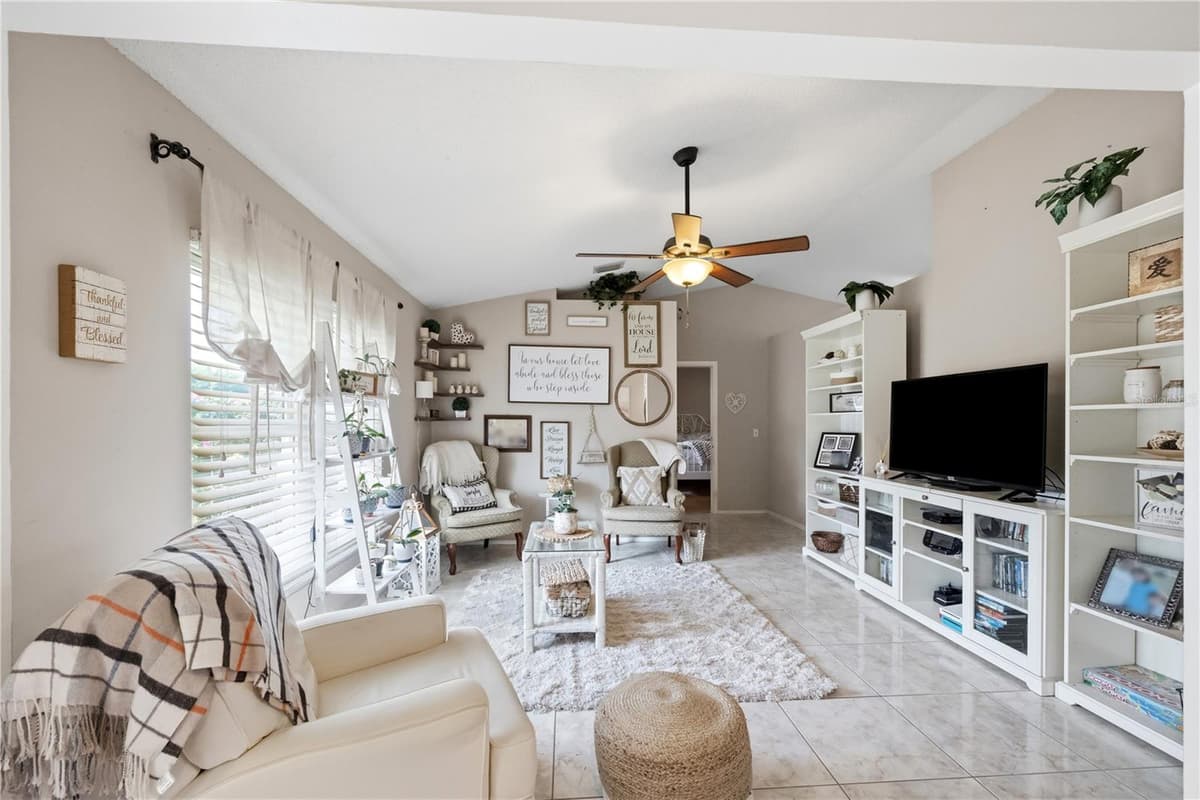 181 HAMMOCK ROAD — photo 4 of 32