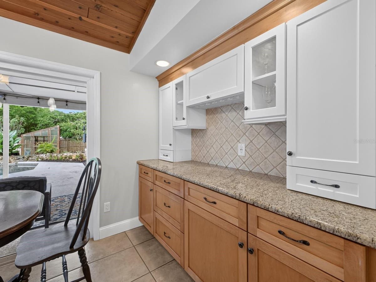 992 SLEEPING ROCK COURT — photo 14 of 38