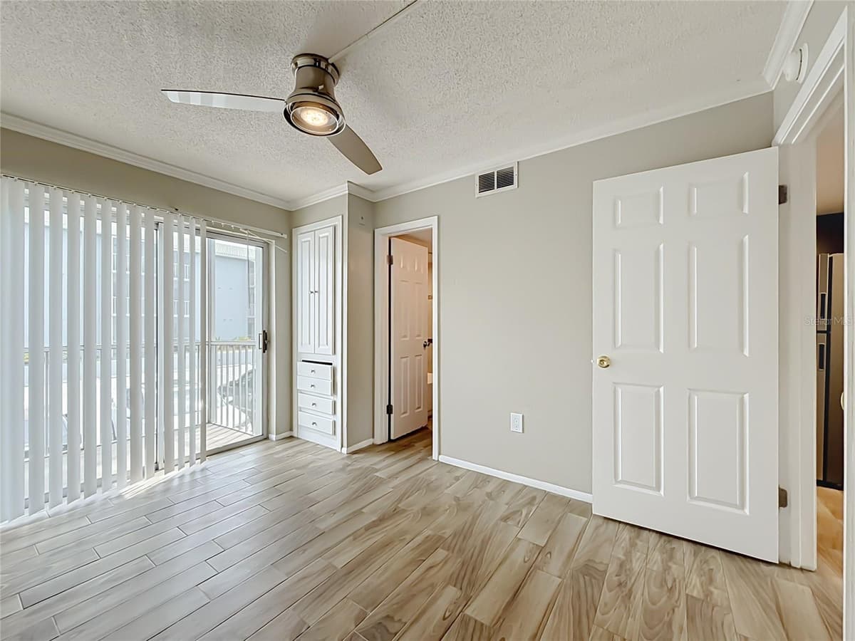 131 WATER FRONT WAY — photo 15 of 23