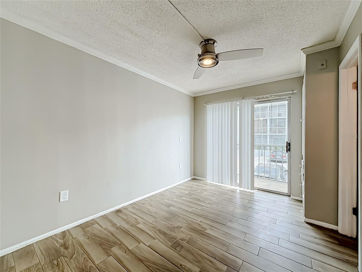 131 WATER FRONT WAY — photo 14 of 23