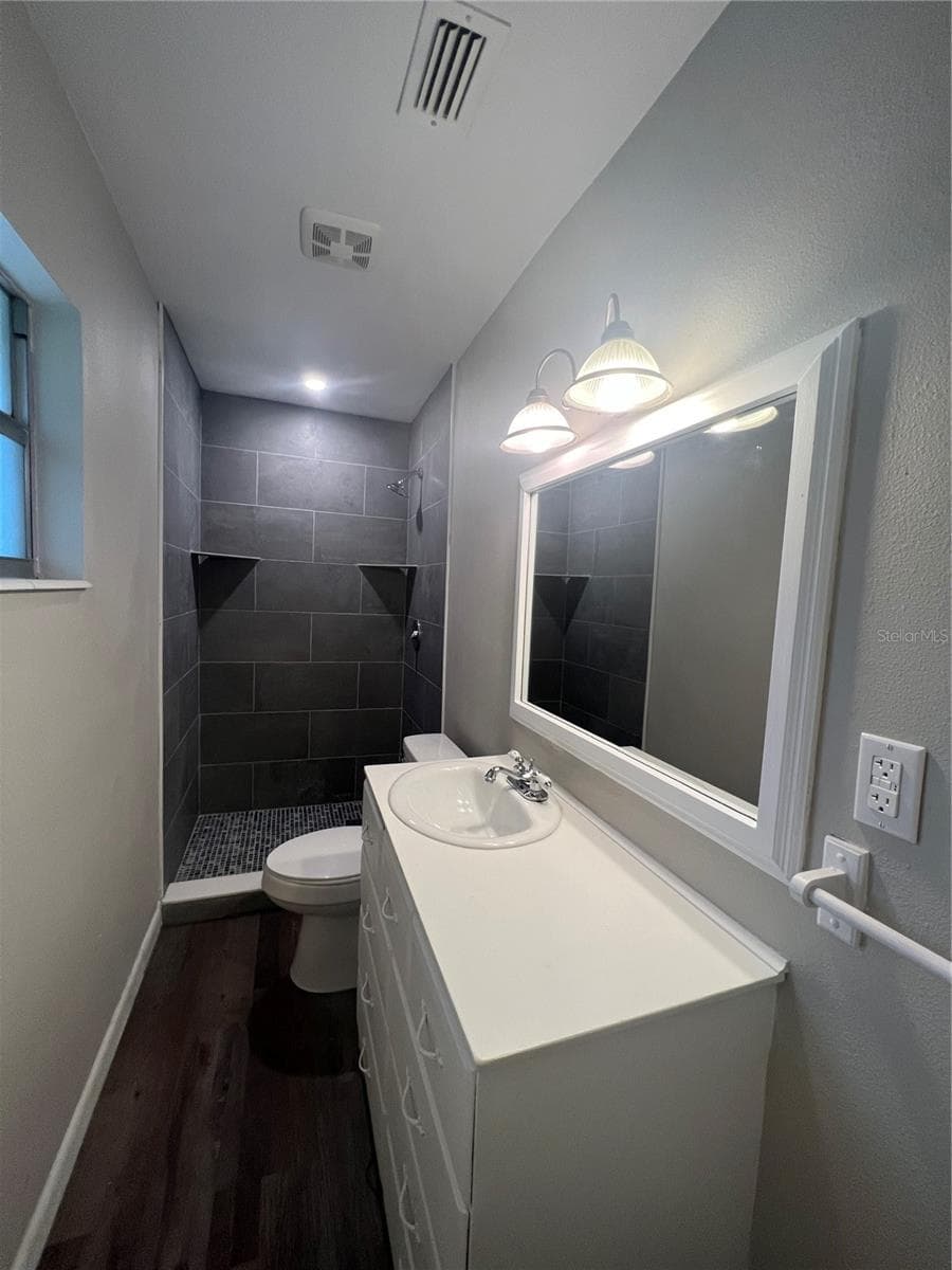 610 PATLIN AVENUE — photo 17 of 21
