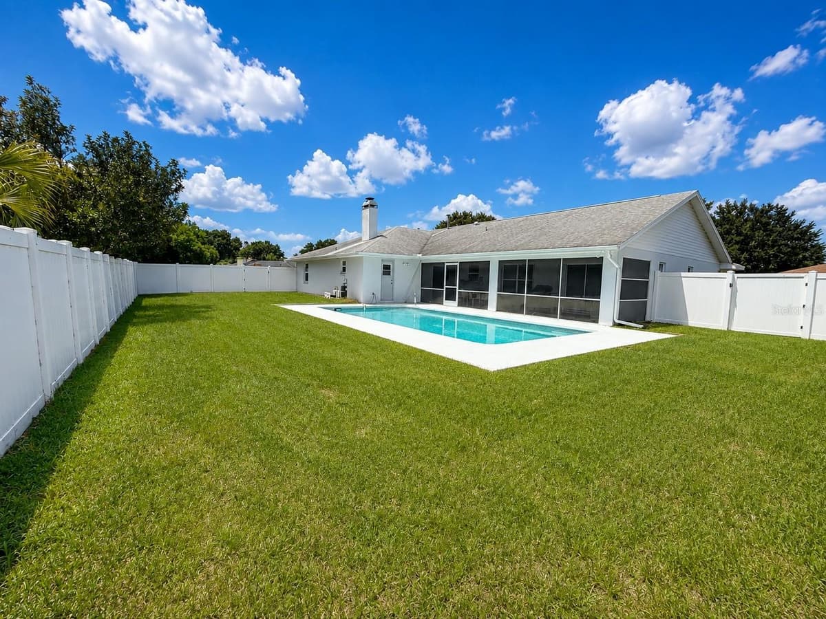 204 LAKE MARIAM COURT — photo 3 of 16