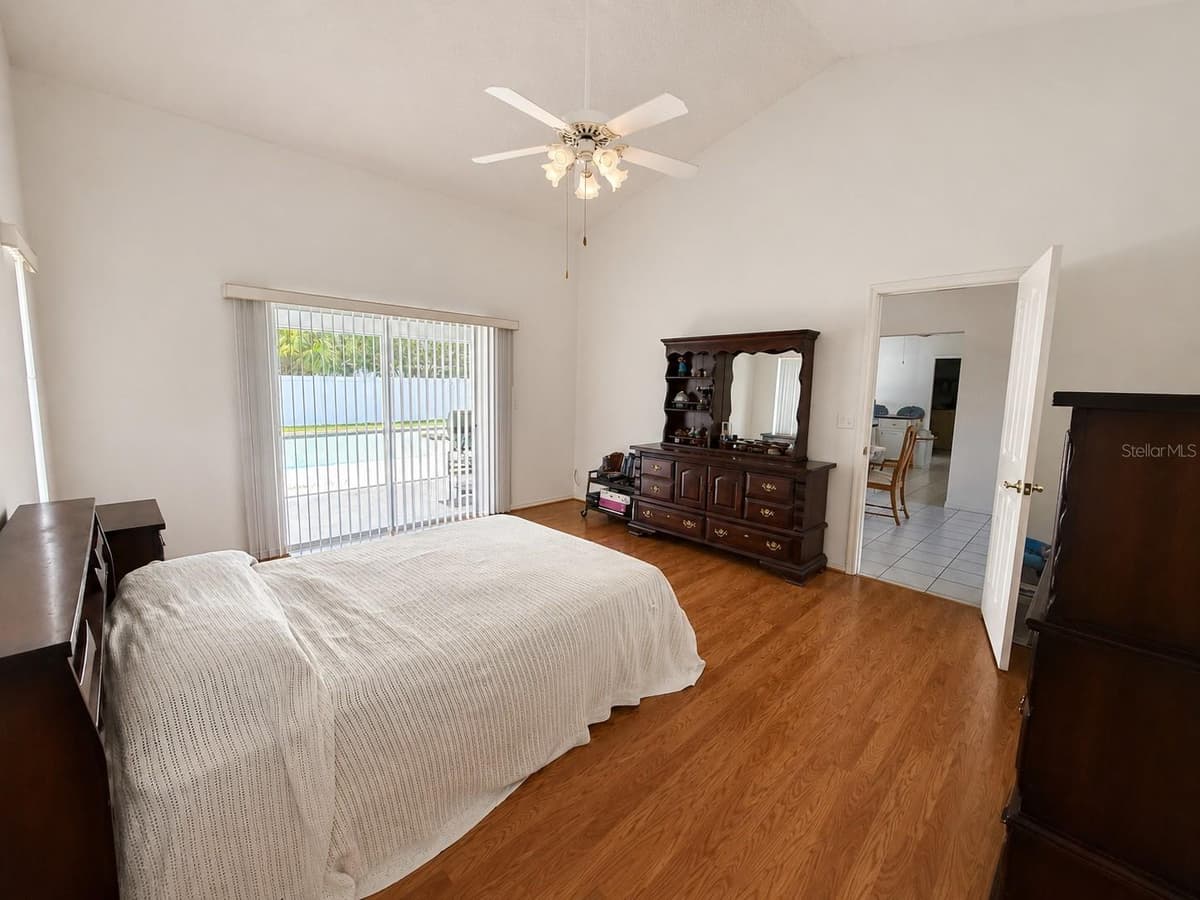 204 LAKE MARIAM COURT — photo 11 of 16