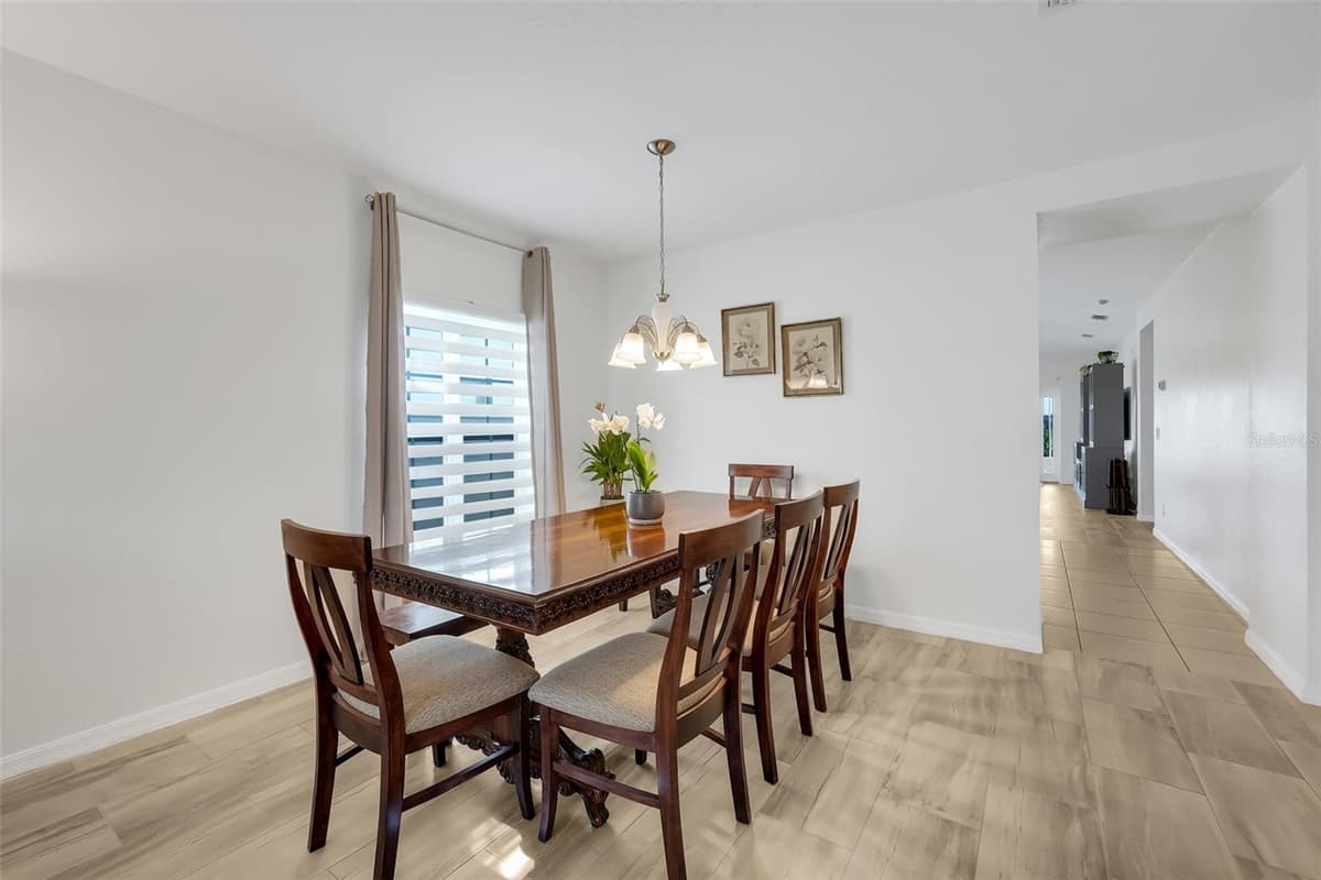 491 KESTREL DRIVE — photo 10 of 43