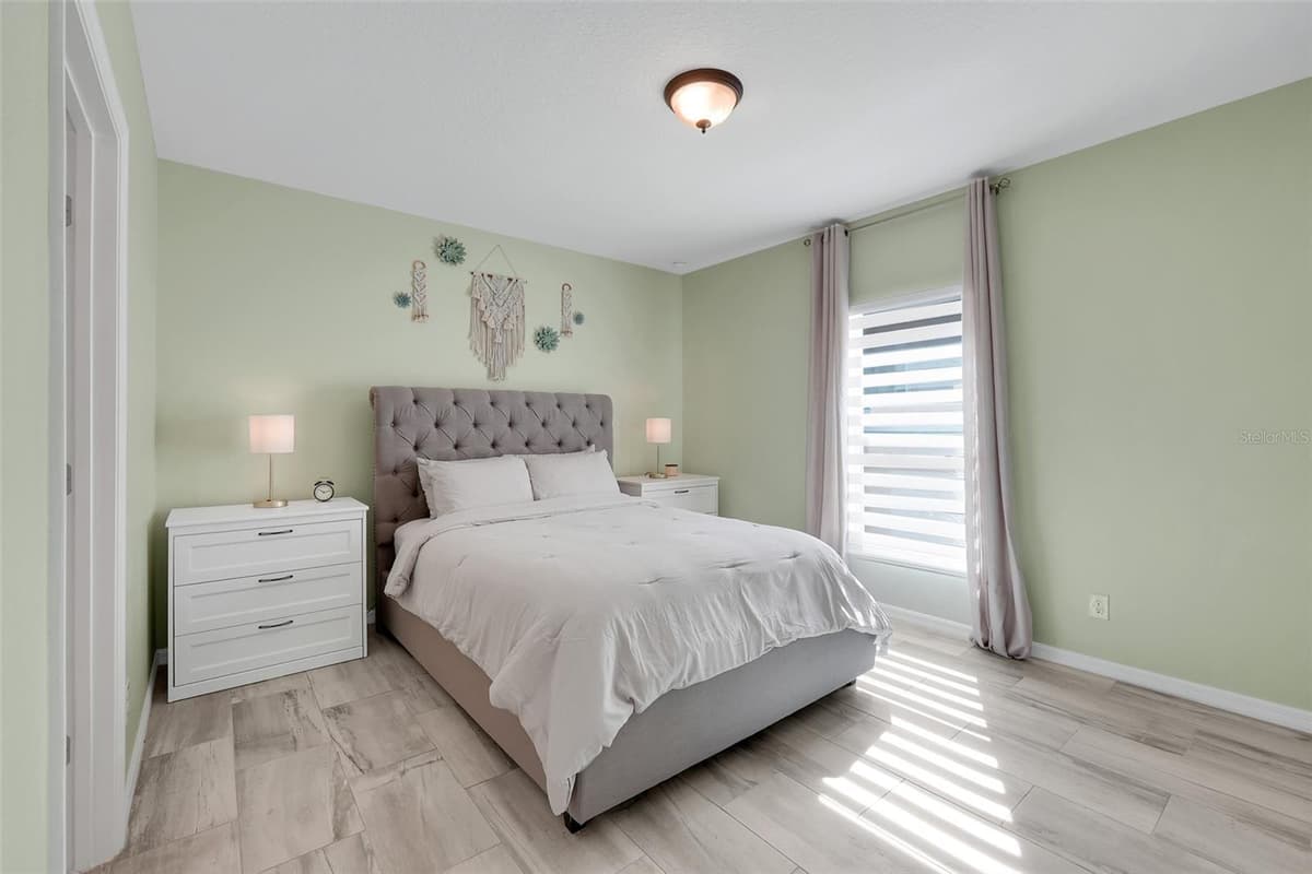 491 KESTREL DRIVE — photo 18 of 43