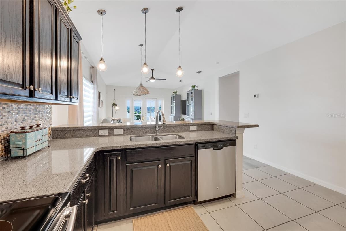 491 KESTREL DRIVE — photo 12 of 43