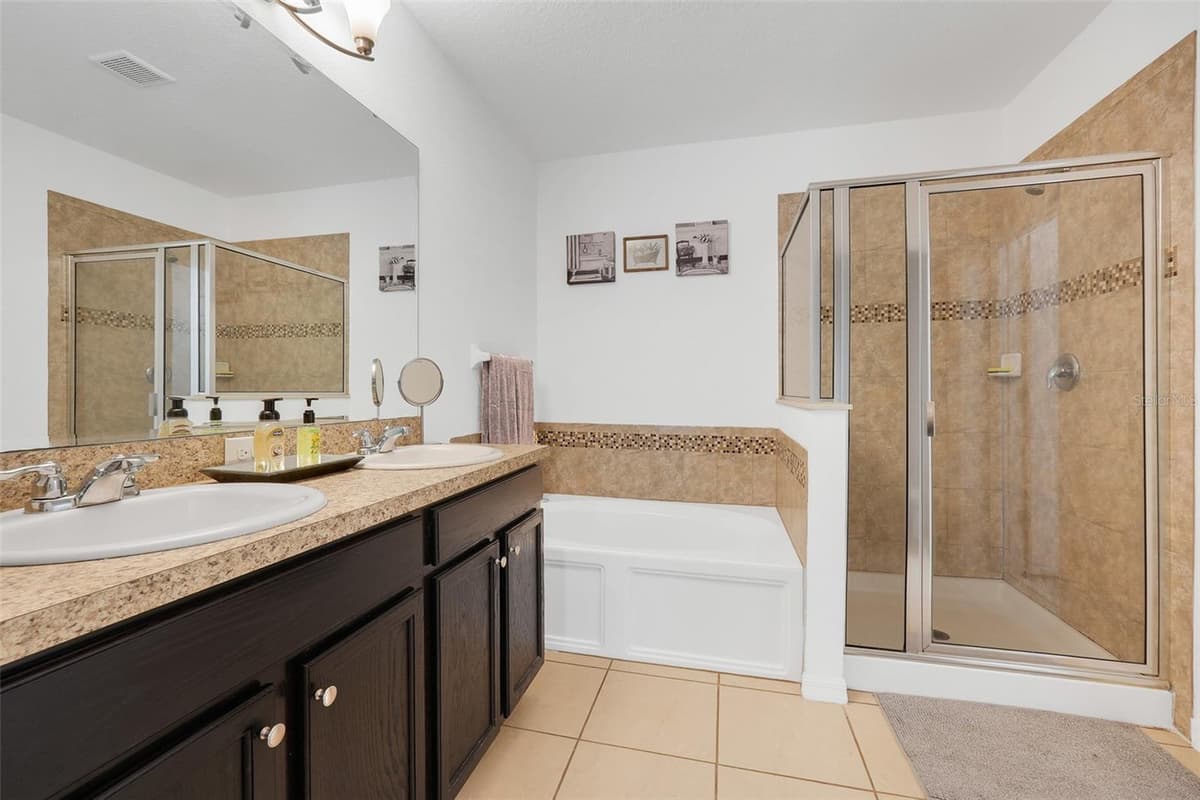 491 KESTREL DRIVE — photo 19 of 43