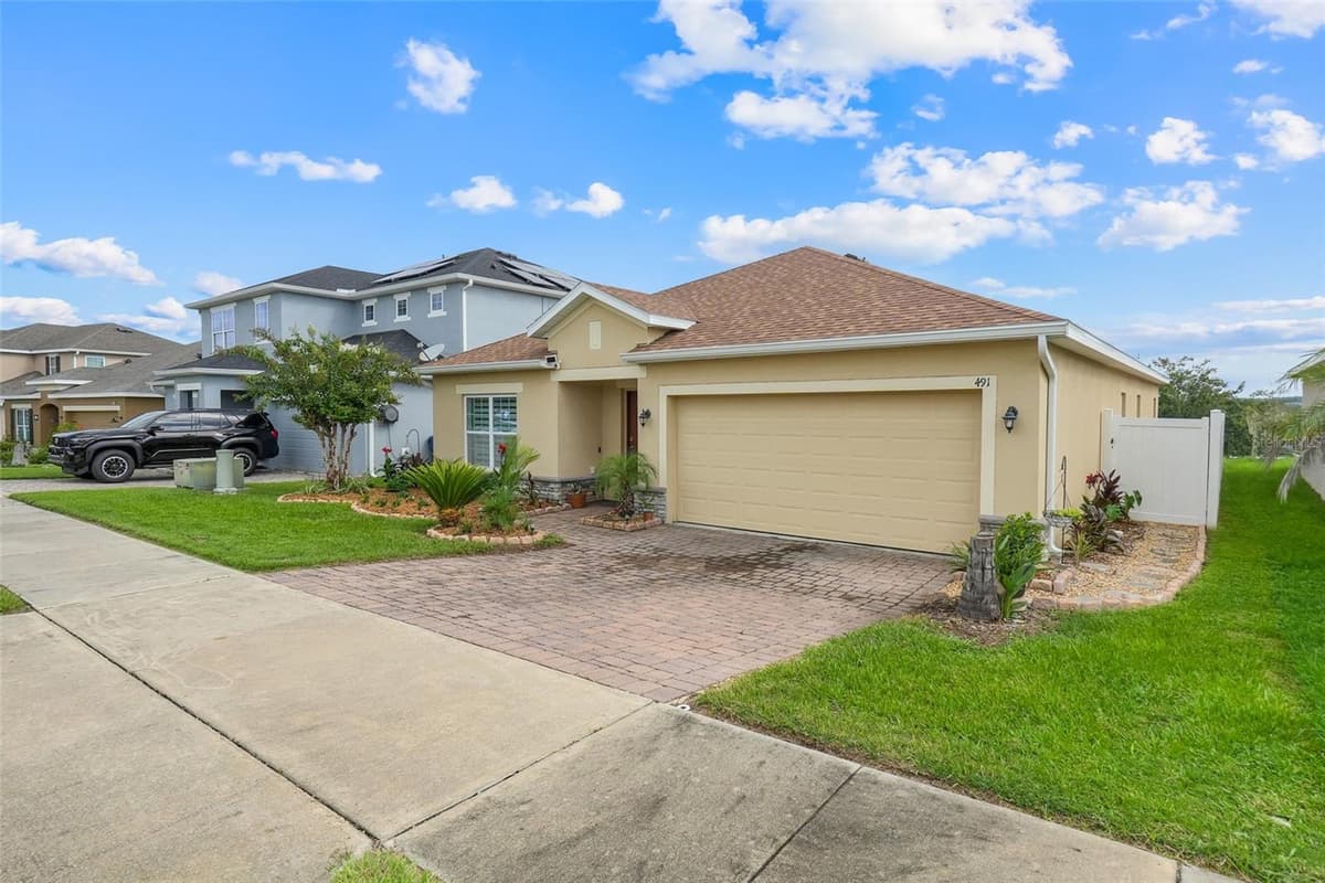 491 KESTREL DRIVE — photo 4 of 43