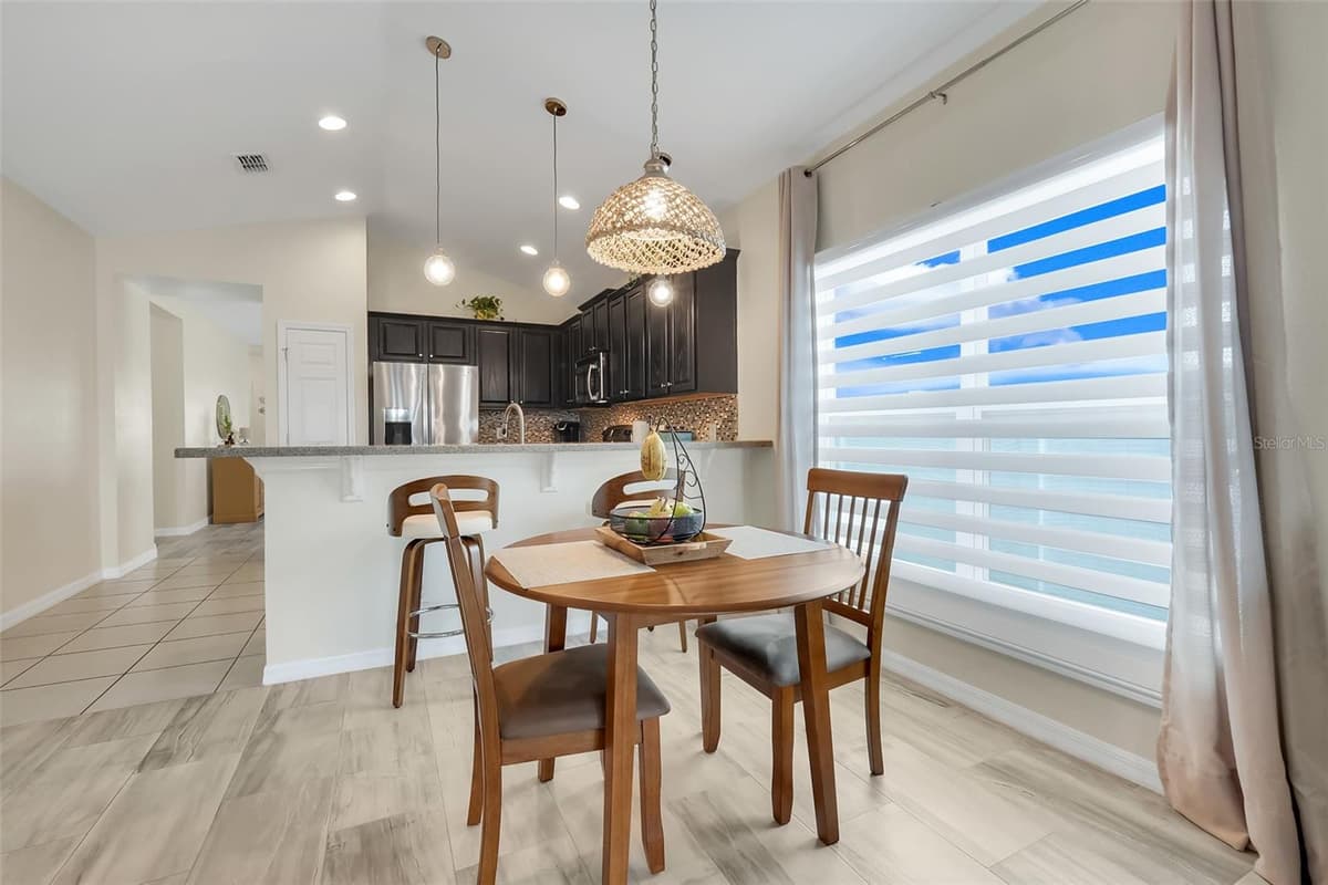 491 KESTREL DRIVE — photo 14 of 43