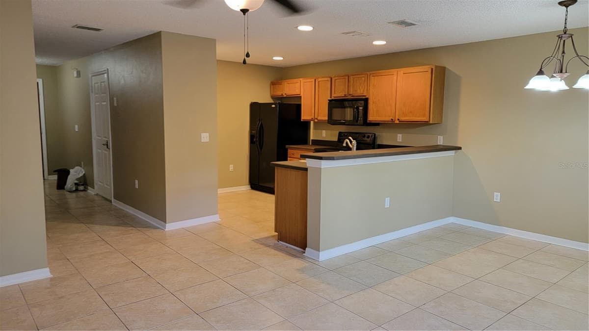 2805 CLIFFE COURT — photo 3 of 10