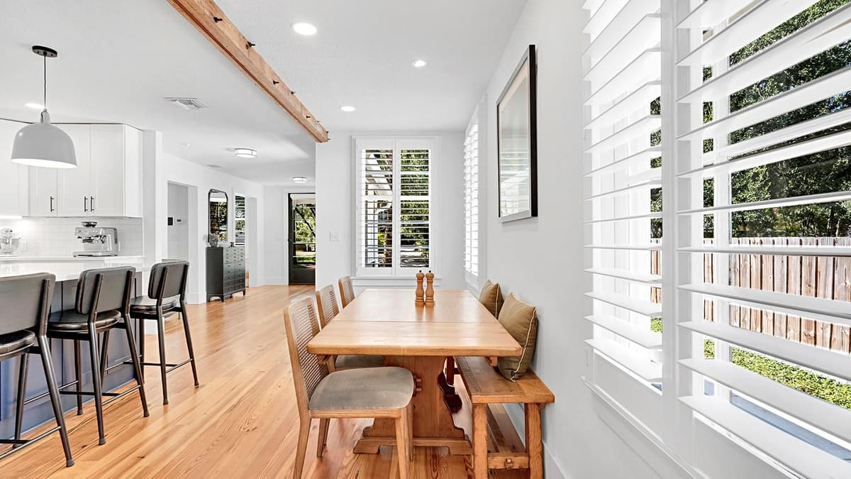 393 HOLT AVENUE — photo 11 of 20