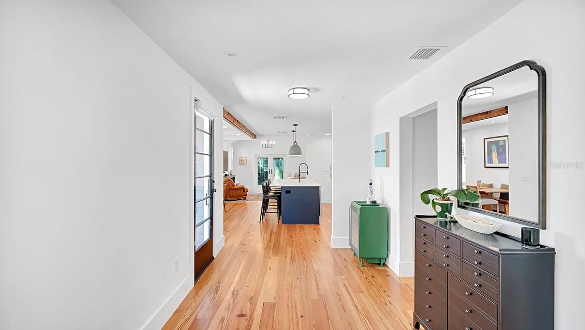 393 HOLT AVENUE — photo 5 of 20