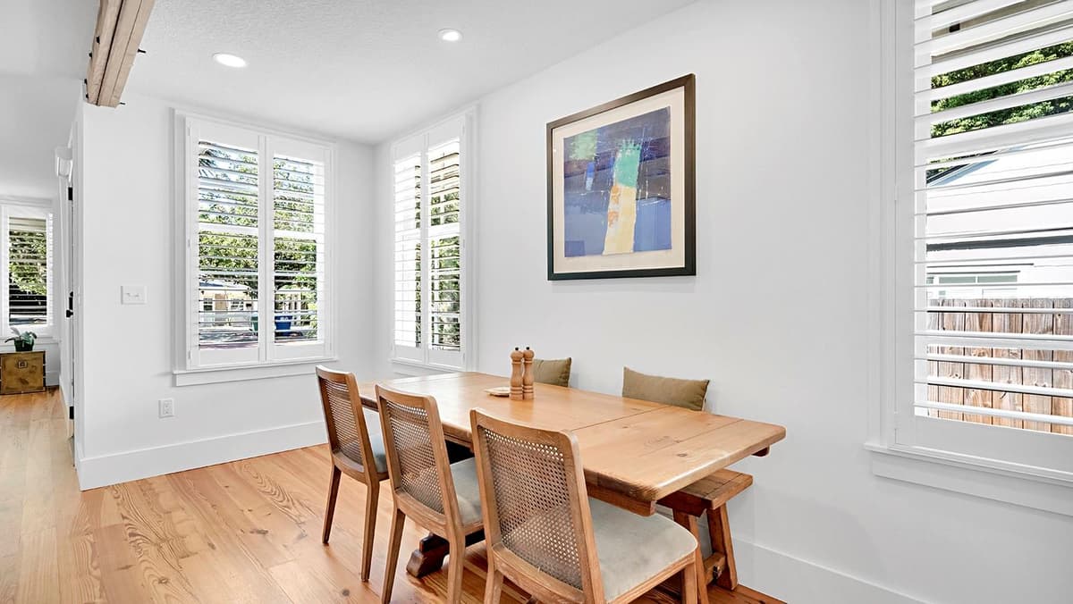 393 HOLT AVENUE — photo 10 of 20