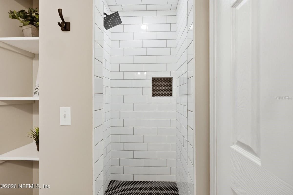 3801 CROWN POINT ROAD — photo 5 of 29