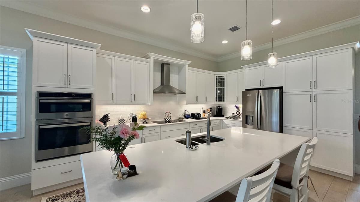 1330 SAINT CATHERINES CIRCLE — photo 12 of 47