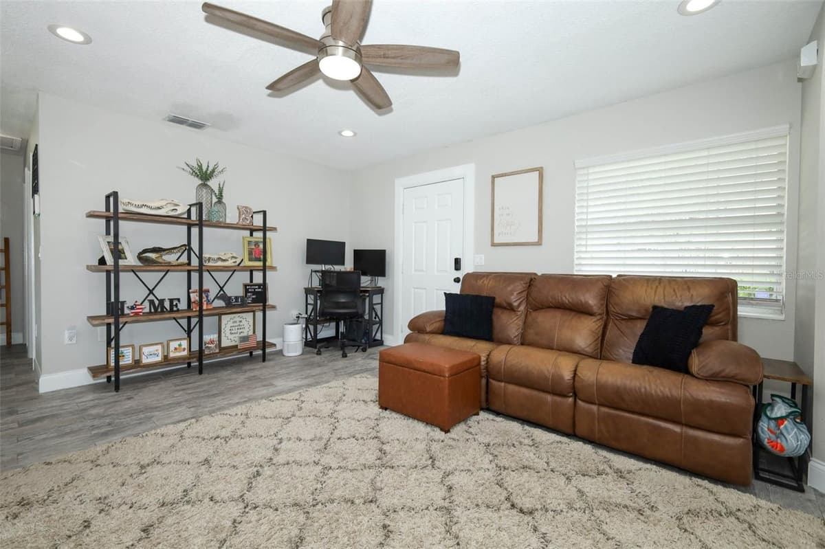 738 11TH AVENUE — photo 4 of 22