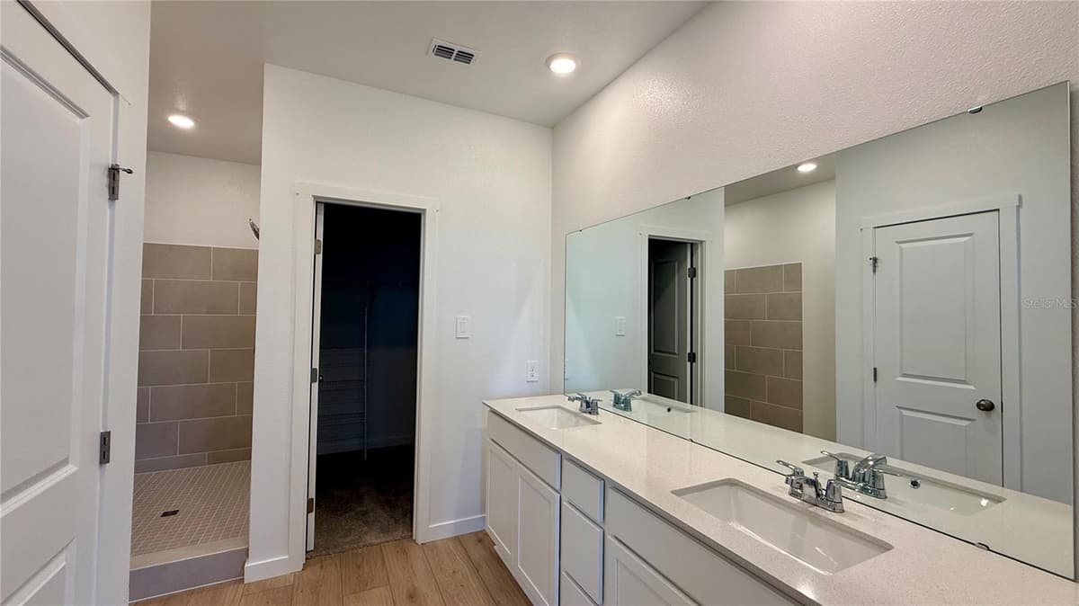 5515 GUAVA COURT — photo 8 of 13