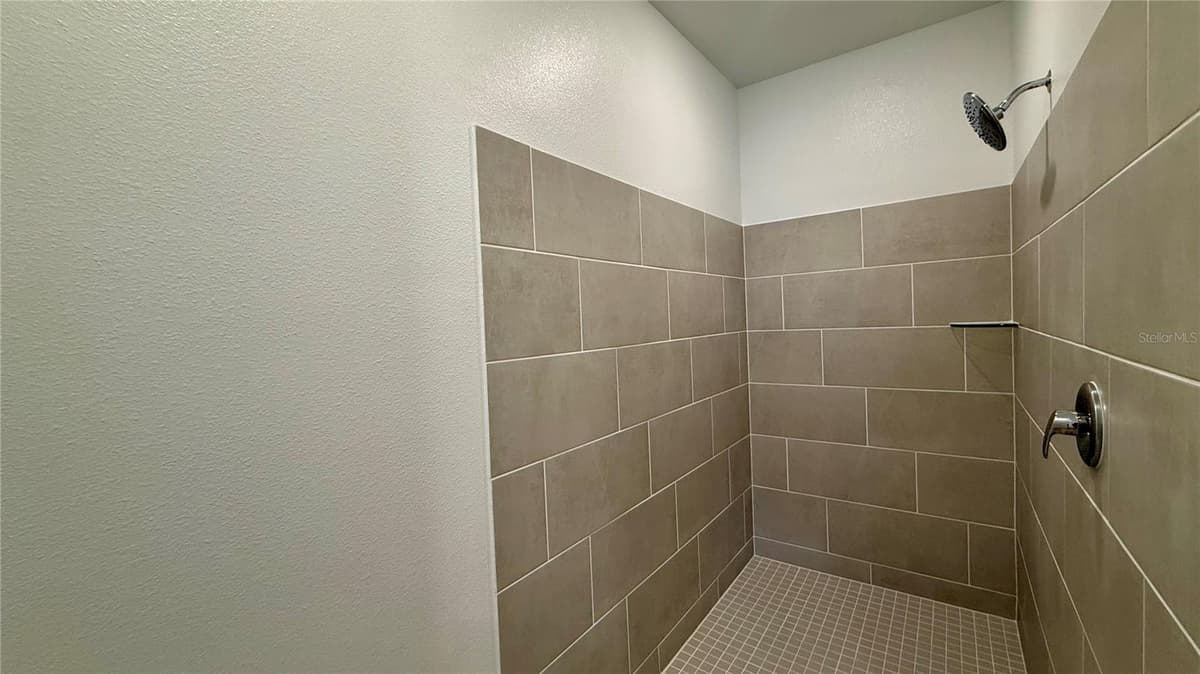 5515 GUAVA COURT — photo 9 of 13