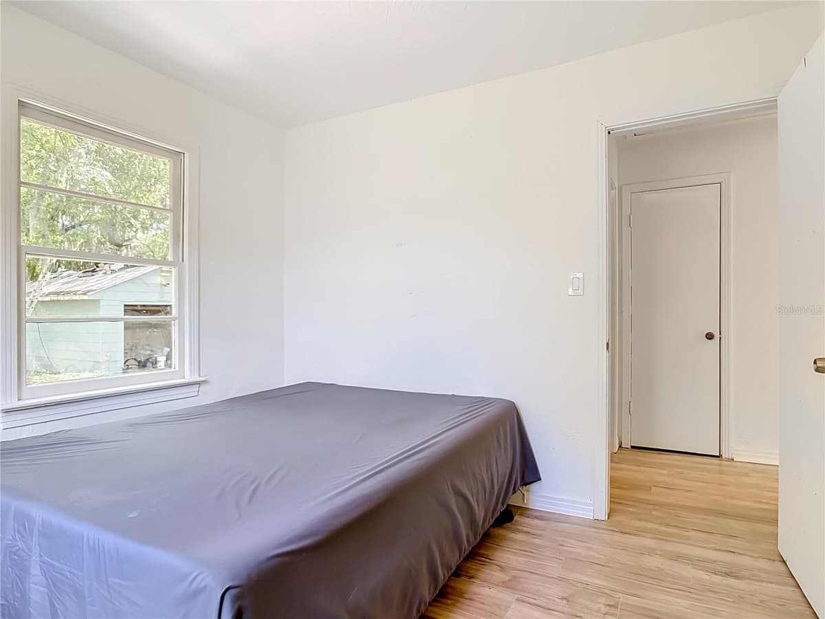709 EDWARDS STREET — photo 16 of 42
