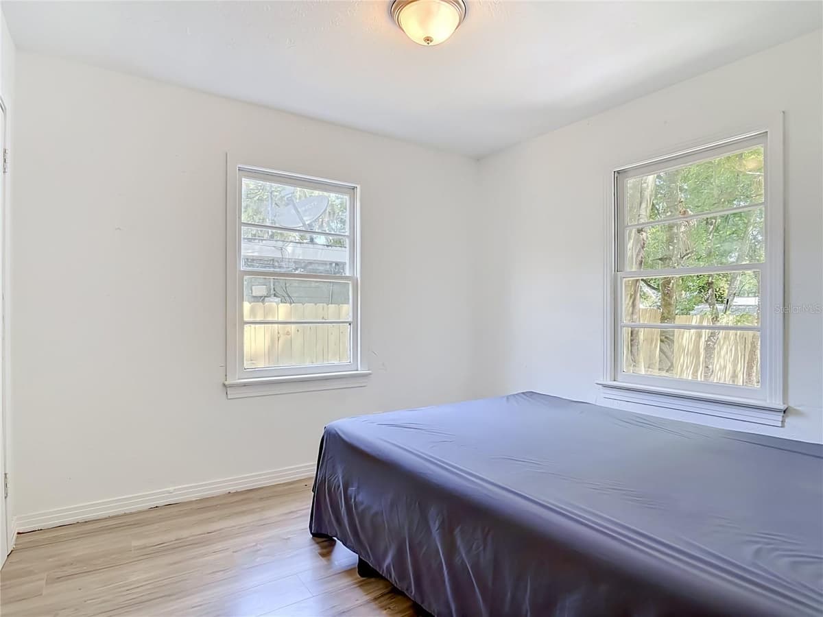 709 EDWARDS STREET — photo 15 of 42