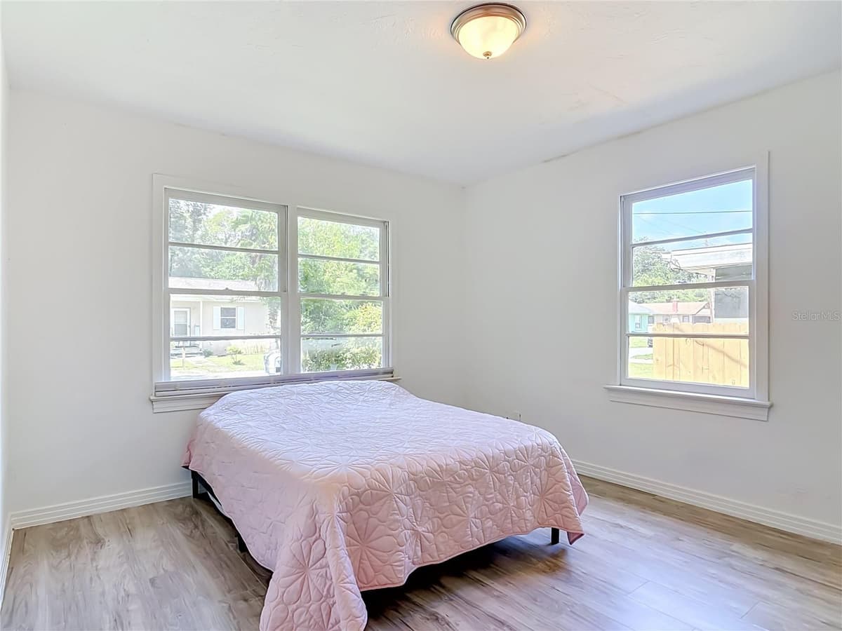 709 EDWARDS STREET — photo 20 of 42